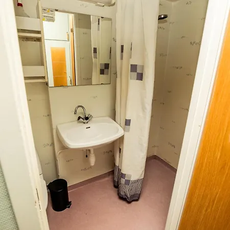 Vandrerhjem Karmoy Folkehogskule
